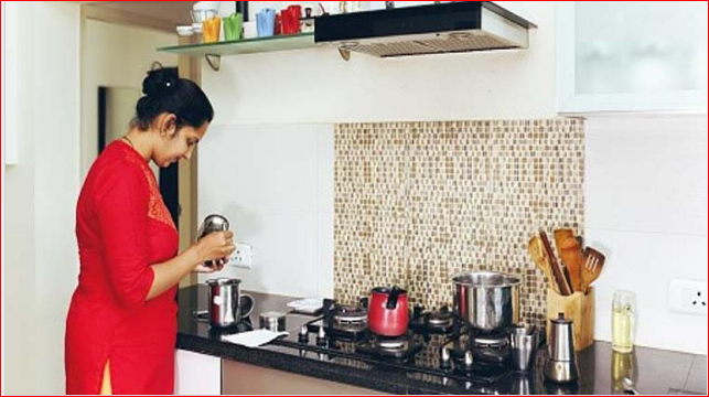 रसोई घर में ना रखें झूठे बर्तन, वरना व्यवसाय में हो सकती है हानि