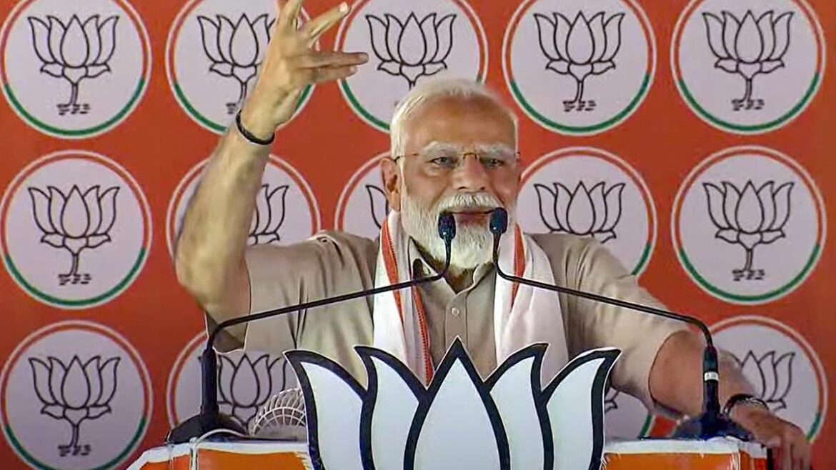 PM Modi: विपक्ष पर जमकर बरसे पीएम, बोले- ‘कांग्रेस की नजर आपके मंगलसूत्र पर…’, घोषणापत्र का भी जिक्र